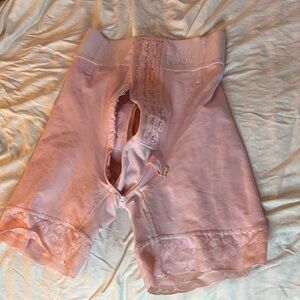 Chic Pink Lace Women's Shapewear